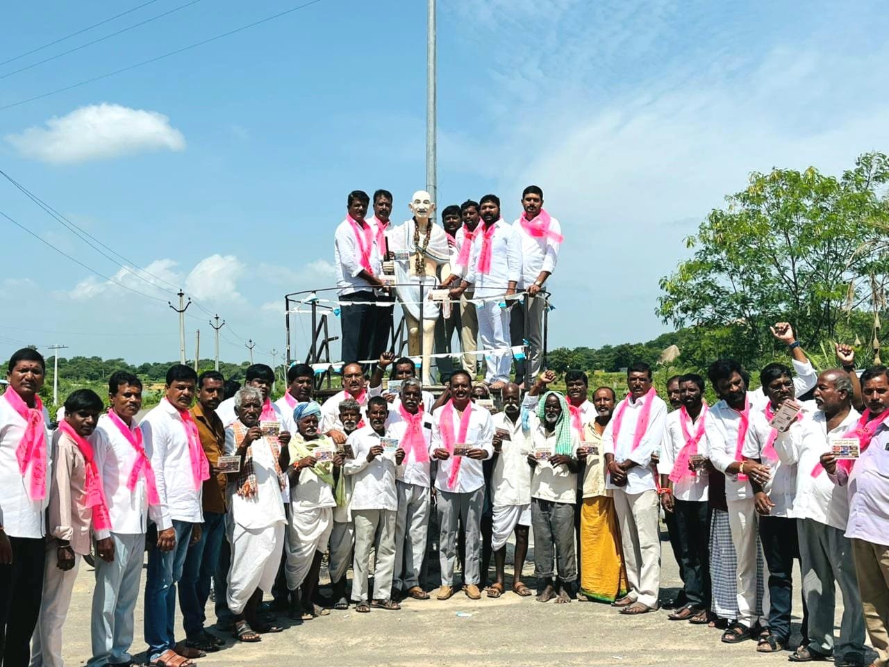 ఇంటింటికి కాంగ్రెస్ ప్రభుత్వం మోసపూరిత 420 హామీల బాకీ కార్డు 