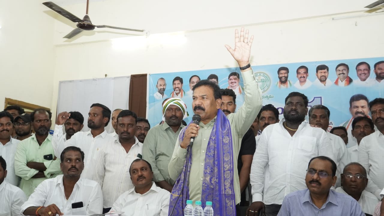 కాంగ్రెస్ ప్రభుత్వంపై బీఆర్ఎస్ విమర్శలు విడ్డూరం  మానకొండూర్ ఎమ్మెల్యే డాక్టర్ కవ్వంపల్లి సత్యనారాయణ