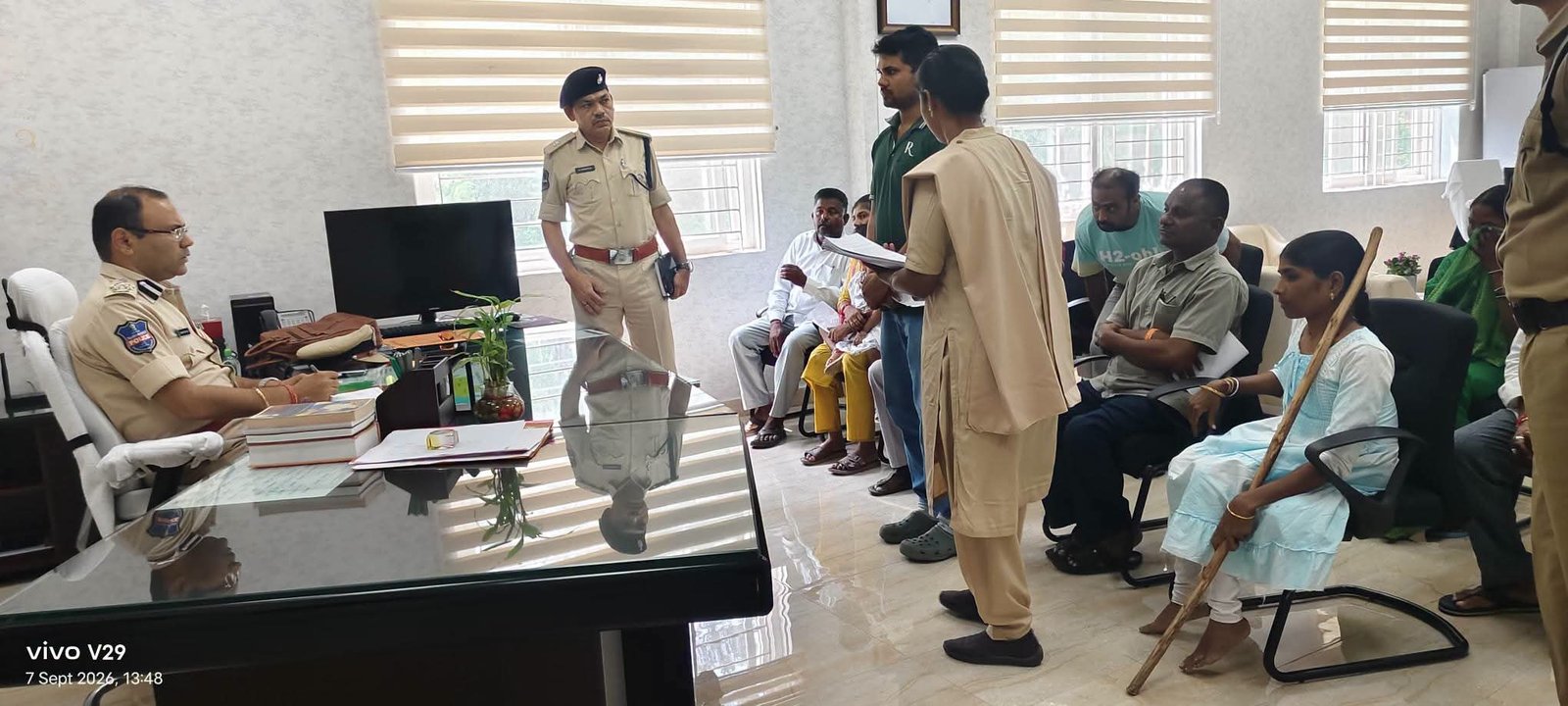 రామగుండం పోలీస్ కమిషనరేట్ కార్యాలయంలో గ్రీవెన్స్ డే నిర్వహణ.. ప్రజల నుంచి ఫిర్యాదులు స్వీకరించిన సీపీ అంబర్ కిశోర్ ఝా