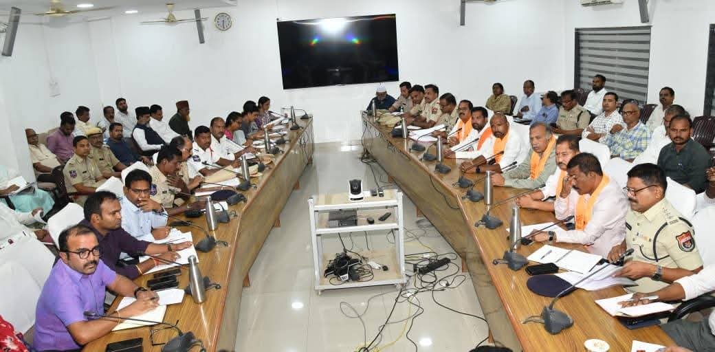 కరీంనగర్‌లో ఘనంగా గణేష్‌ ఉత్సవాలు  పకడ్బందీ ఏర్పాట్లకు అధికారుల ఆదేశం - Additional Image