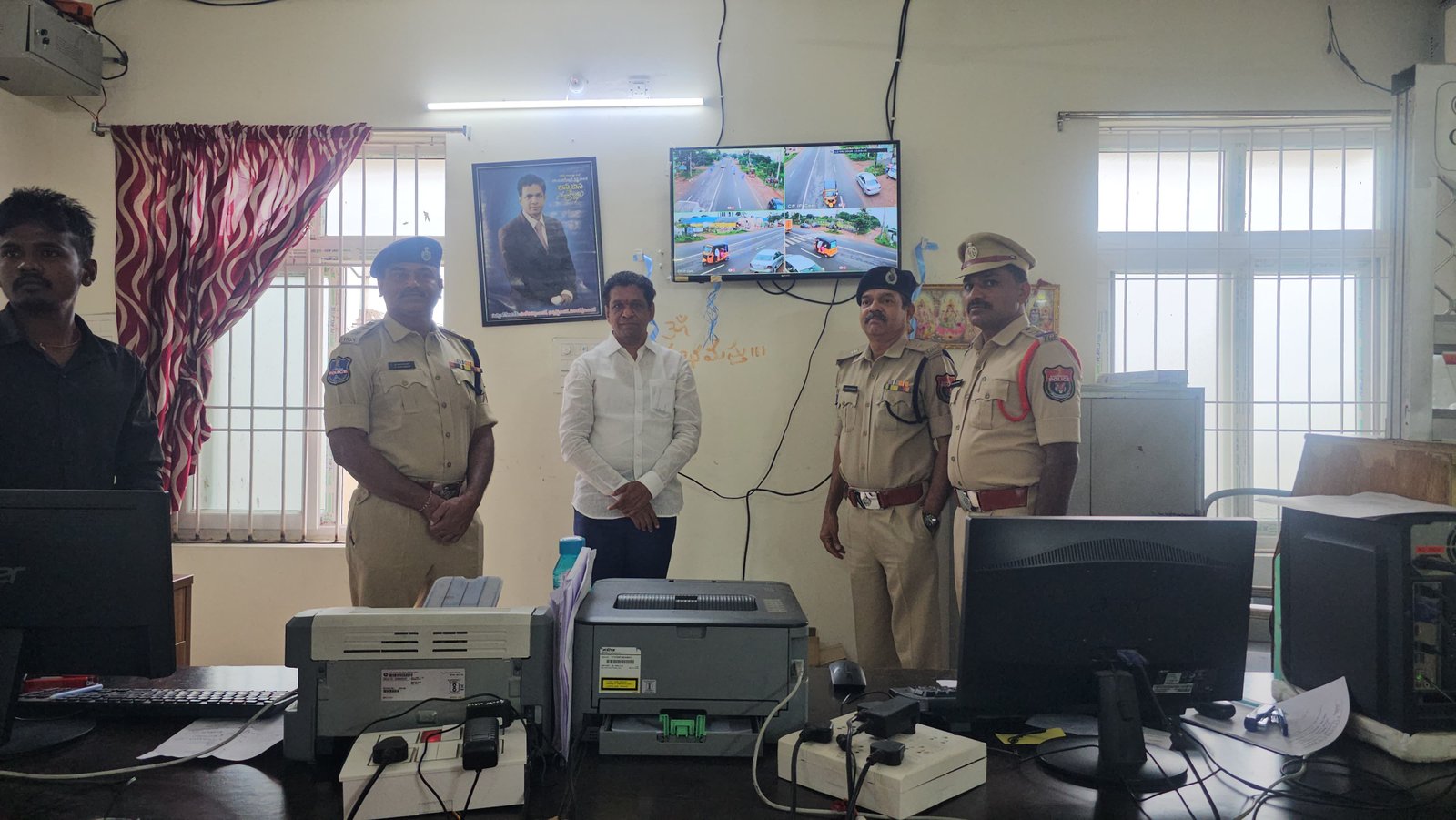 కొత్తపల్లి–జగిత్యాల హైవేపై సీసీ కెమెరాల ఏర్పాటు.. ప్రారంభించిన అదనపు డీసీపీ వెంకటరమణ రెడ్డి, అల్ఫోర్స్ నరేందర్ రెడ్డి