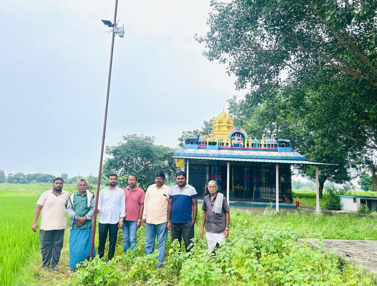 కురుమ సంఘం అభ్యర్థనకు సానుకూలంగా స్పందించిన సువీన్ యాదవ్  సొంత ఖర్చులతో కెమెరా ఏర్పాటు చేయించిన మండల కాంగ్రెస్ అధ్యక్షుడు