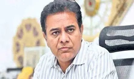 కేటీఆర్ పీఏ, పీఆర్వోకు పోలీసుల నోటీసులు