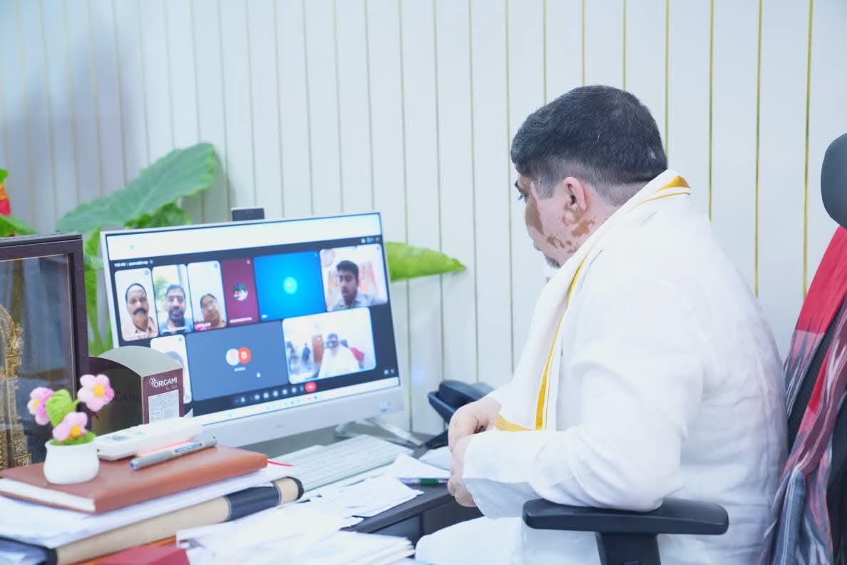 హైదరాబాద్‌లో భారీ వర్షాల నేపథ్యంలో అప్రమత్తంగా ఉండాలి: బీసీ సంక్షేమ, రవాణా శాఖ మంత్రి పొన్నం ప్రభాకర్