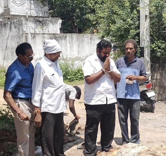 మంకమ్మతోట మున్నూరు కాపు సంఘ భవనంలో బోరు, మోటార్ బిగింపు.. కేంద్రమంత్రి బండి సంజయ్‌కు కృతజ్ఞతలు తెలిపిన సంఘం అధ్యక్షుడు ముప్పిడి సునీల్ కుమార్