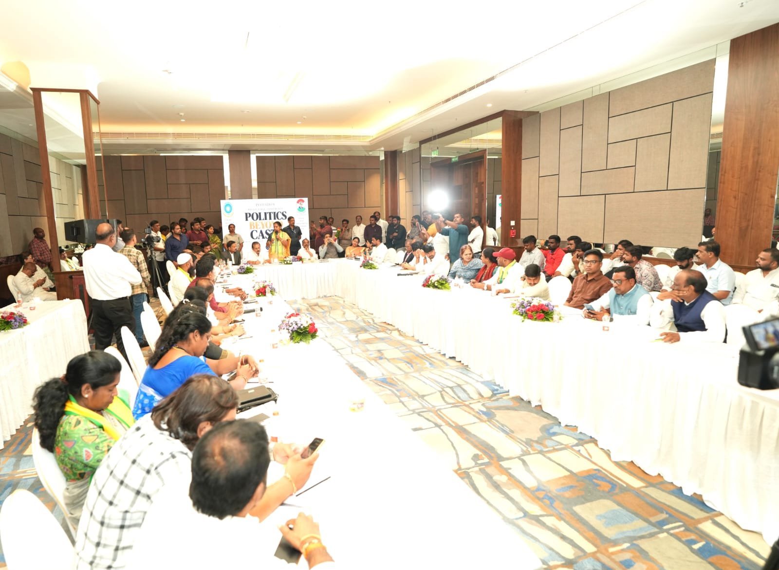 కుల వివక్ష నిర్మూలన, బీసీ జనాభా లెక్కింపుపై కల్వకుంట్ల కవిత కీలక వ్యాఖ్యలు - "పాలిటిక్స్ బియాండ్ క్యాస్ట్" సదస్సు - Additional Image