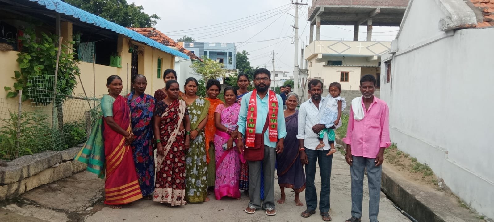 విలీన గ్రామాల ప్రజలకు ఉపాధి హామీ పనులు కల్పించాలి