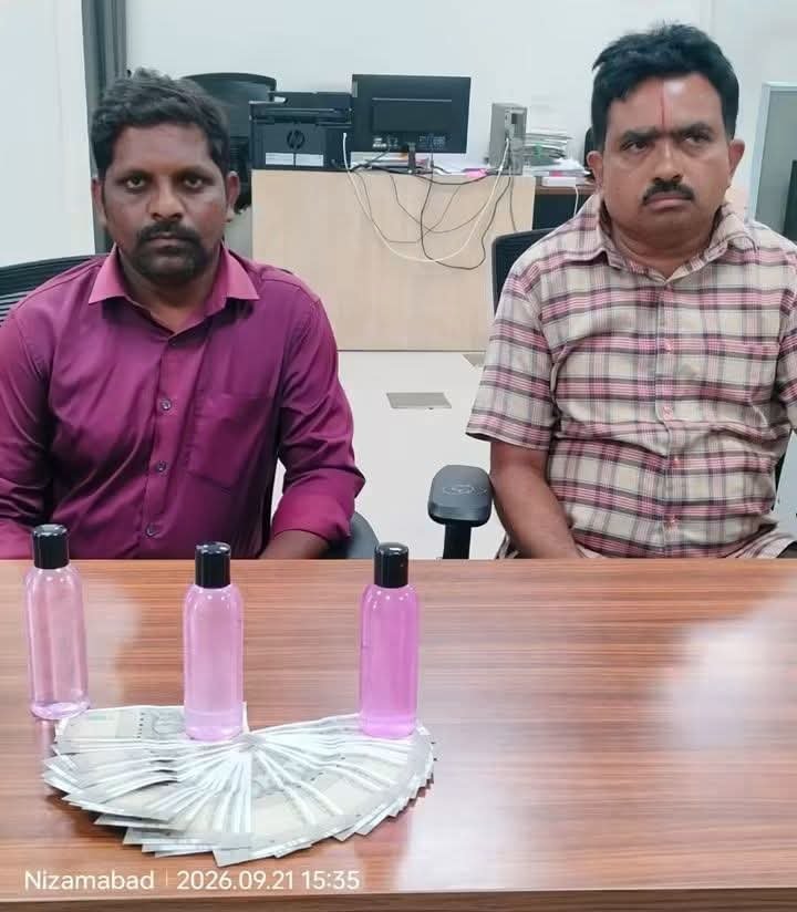 నిజామాబాద్ మున్సిపల్ కార్యాలయంలో ఏసీబీ దాడి.. రూ. 15,000 లంచం తీసుకుంటూ పట్టుబడ్డ జూనియర్ అసిస్టెంట్, అవుట్‌సోర్సింగ్ ఉద్యోగి