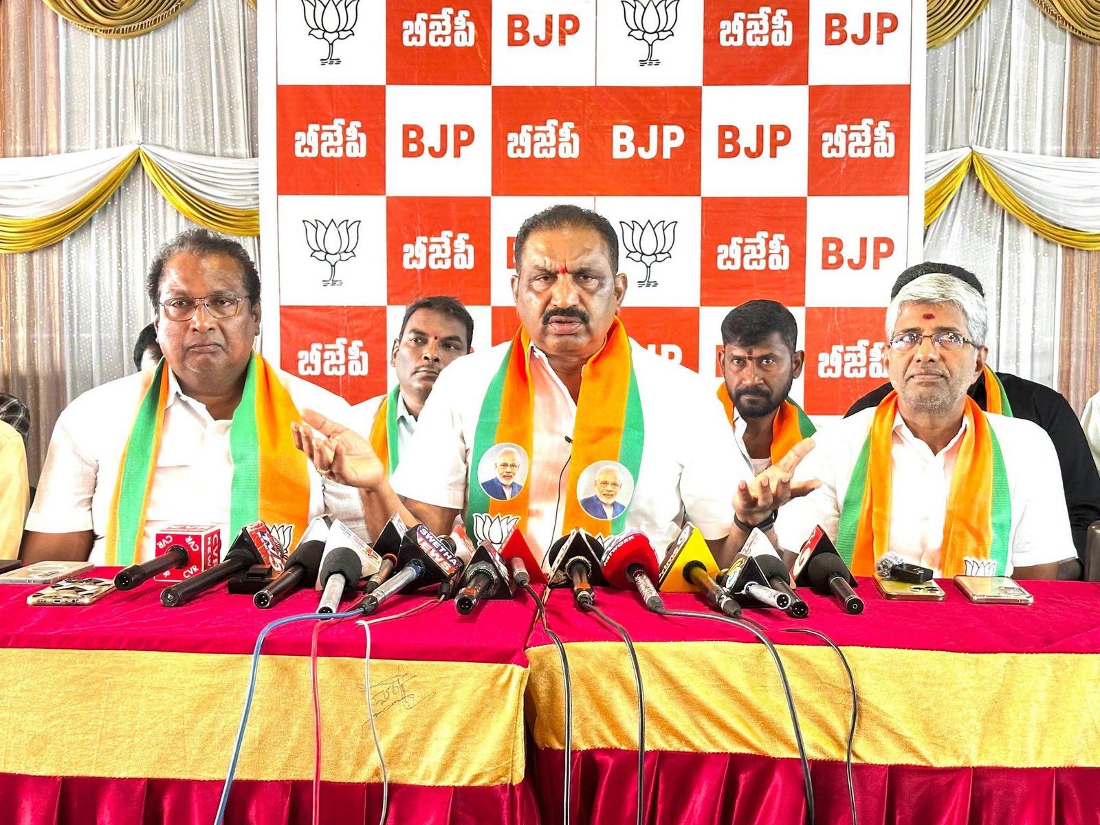 గణేష్ నిమజ్జనానికి నీటి విడుదల చేయకపోవడం దురదృష్టకరం హిందువుల పట్ల కాంగ్రెస్ ప్రభుత్వానిది చిన్నచూపు బీజేపీ రాష్ట్ర అధికార ప్రతినిధి, డిప్యూటీ మేయర్ యాదగిరి సునీల్ రావు