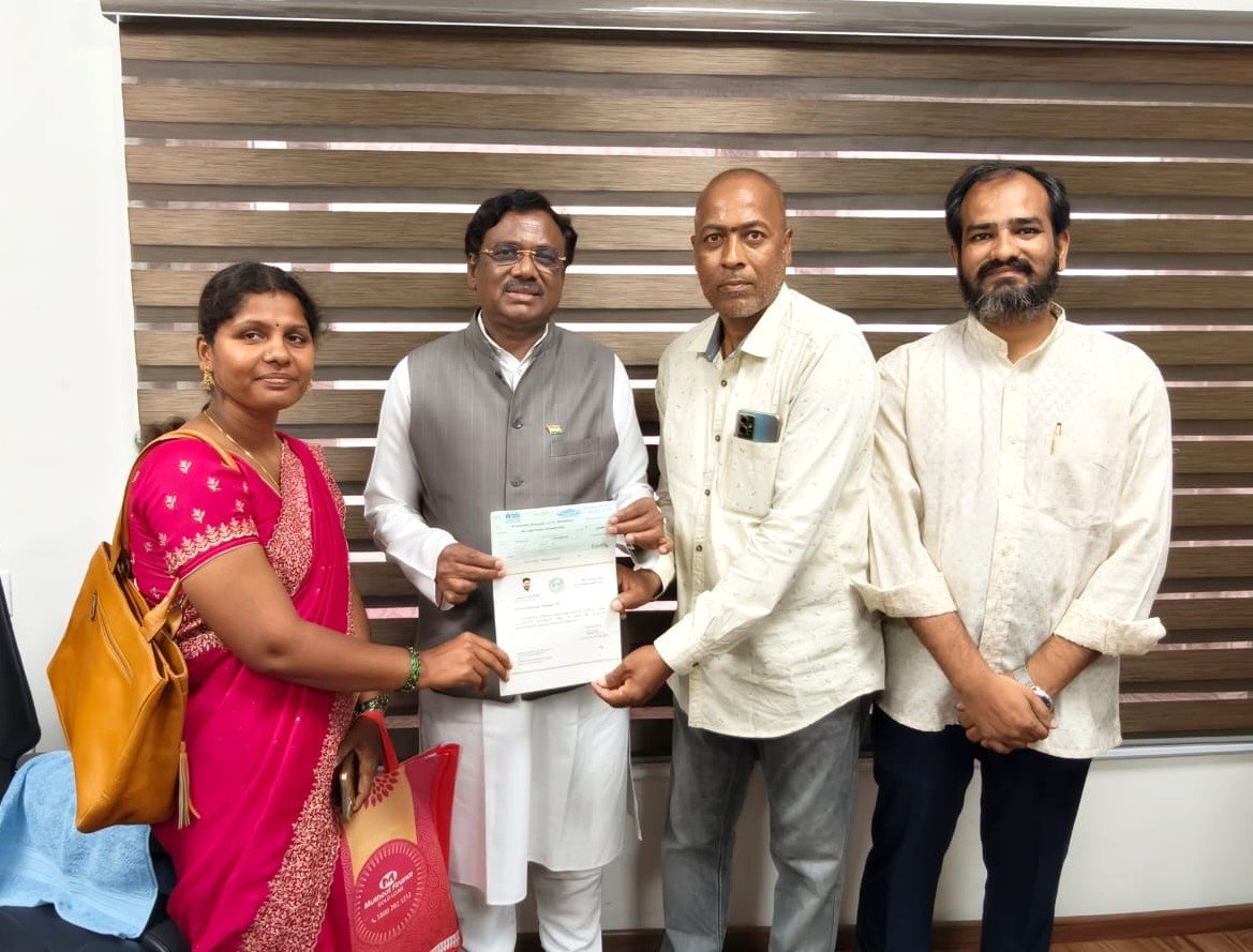 క్యాన్సర్‌తో బాధపడుతున్న గిగ్ వర్కర్ కొండల్ రెడ్డికి ప్రభుత్వ అండ.. నిమ్స్‌లో ఉచిత వైద్యంతో పాటు రూ. 2.77 లక్షల ఆర్థిక సాయం
