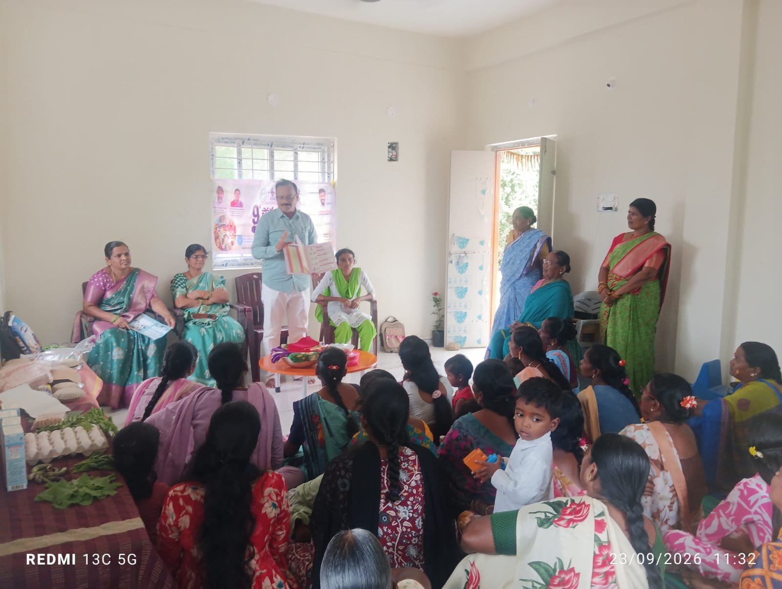 వరదవెల్లి అంగన్వాడీ కేంద్రంలో ఘనంగా శ్రీమంతాలు