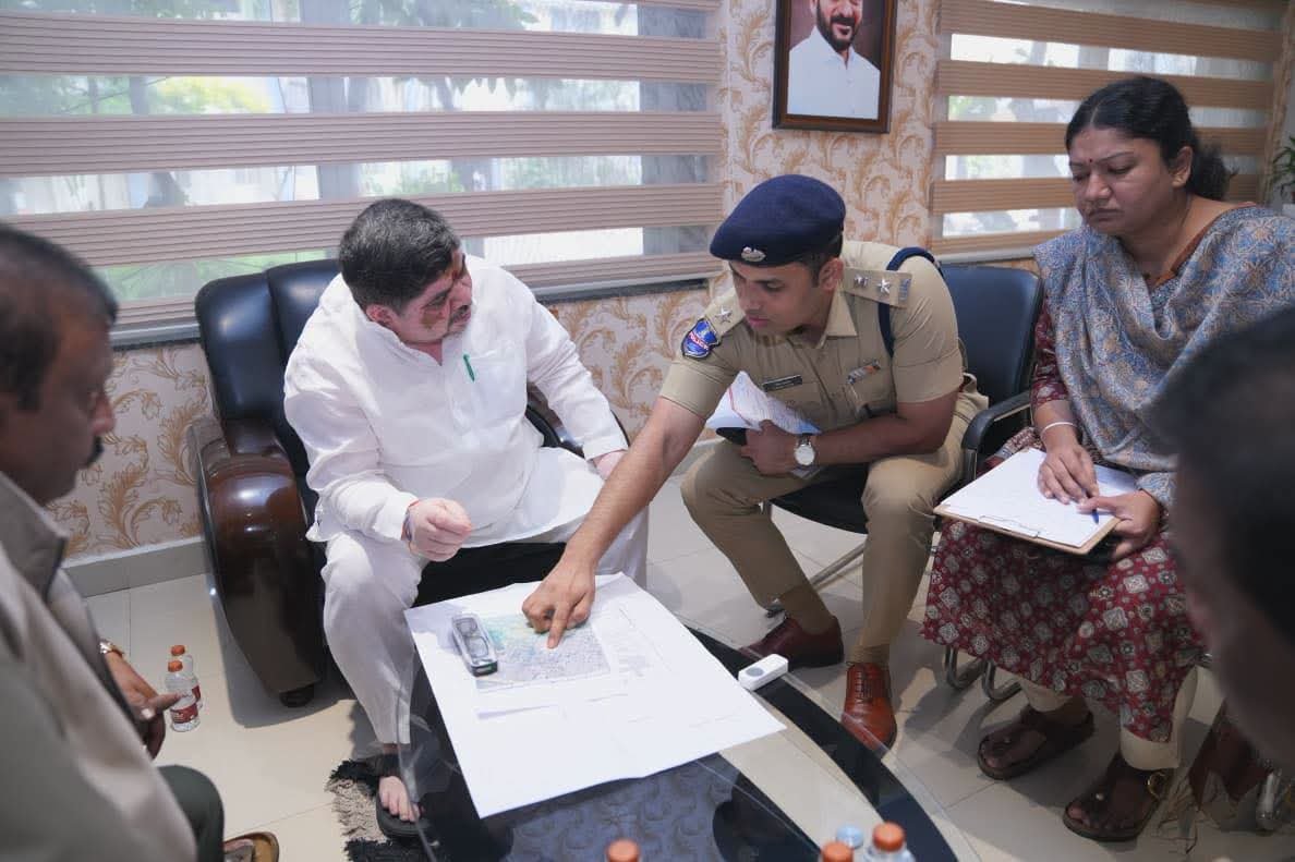 ఈ నెల 30న కరీంనగర్ జిల్లా నూతన కలెక్టరేట్ ప్రారంభోత్సవం.. ఏర్పాట్లను పరిశీలించిన ప్రజాప్రతినిధులు, అధికారులు