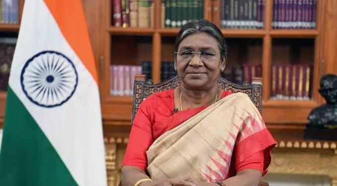 ఆసియా క్రీడలలో కాంస్య పతకం సాధించిన భారత పురుషుల బ్యాడ్మింటన్ జట్టుకు రాష్ట్రపతి ద్రౌపది ముర్ము అభినందనలు