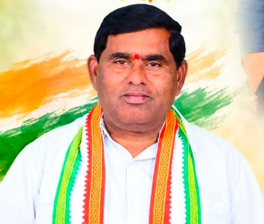 కాంగ్రెస్ నుంచి సీనియర్ నేత వరాల నర్సింగంకు ఫ్లోర్ లీడర్ పదవి దక్కుతుందా?ప్రతిపక్షం పోషిస్తున్న బీఆర్ఎస్ పార్టీ తీవ్ర కసరత్తు.. కరీంనగర్ రాజకీయాల్లో హాట్‌టాపిక్‌గా మారిన ఫ్లోర్ లీడర్ కార్పొరేషన్ పీఠం!