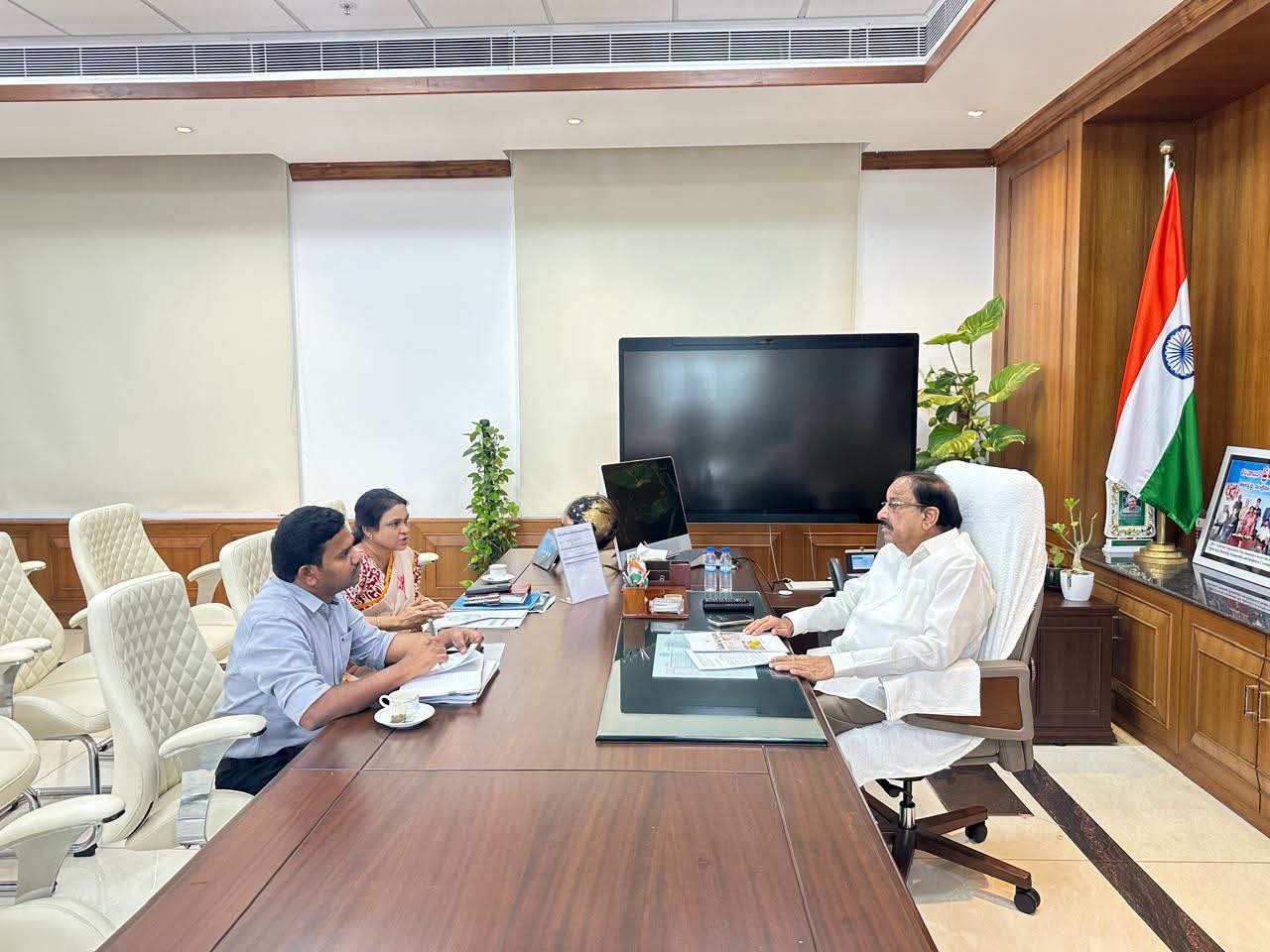 ఆయిల్ పామ్ రైతుల నోట్లో మట్టి కొట్టేలా కేంద్ర ప్రభుత్వ నిర్ణయం: రాష్ట్ర వ్యవసాయ శాఖ మంత్రి తుమ్మల నాగేశ్వరరావు