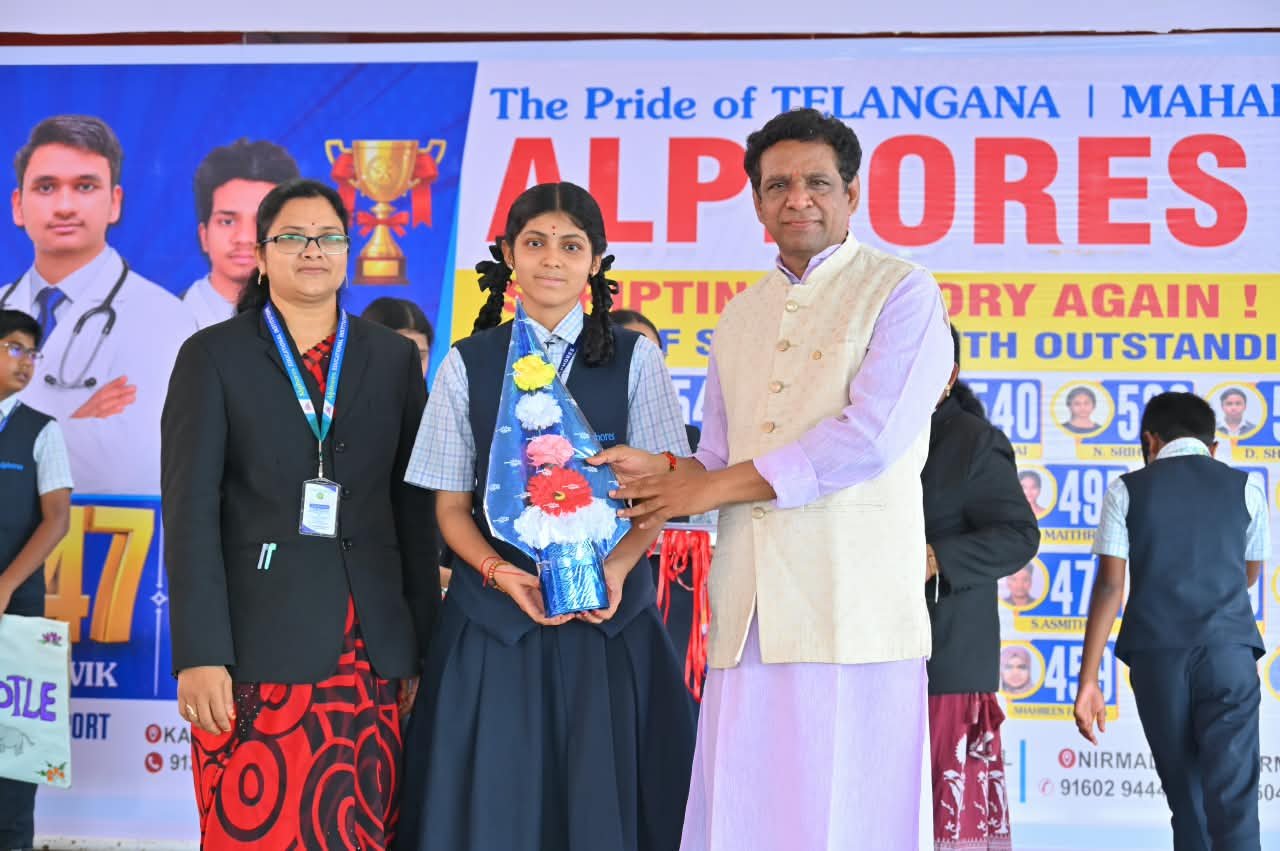 జిల్లాస్థాయి సైన్స్ సెమినార్ పోటీలలో ప్రతిభ చాటిన అల్ఫోర్స్ విద్యార్థిని.. రాష్ట్రస్థాయికి ఎంపిక!