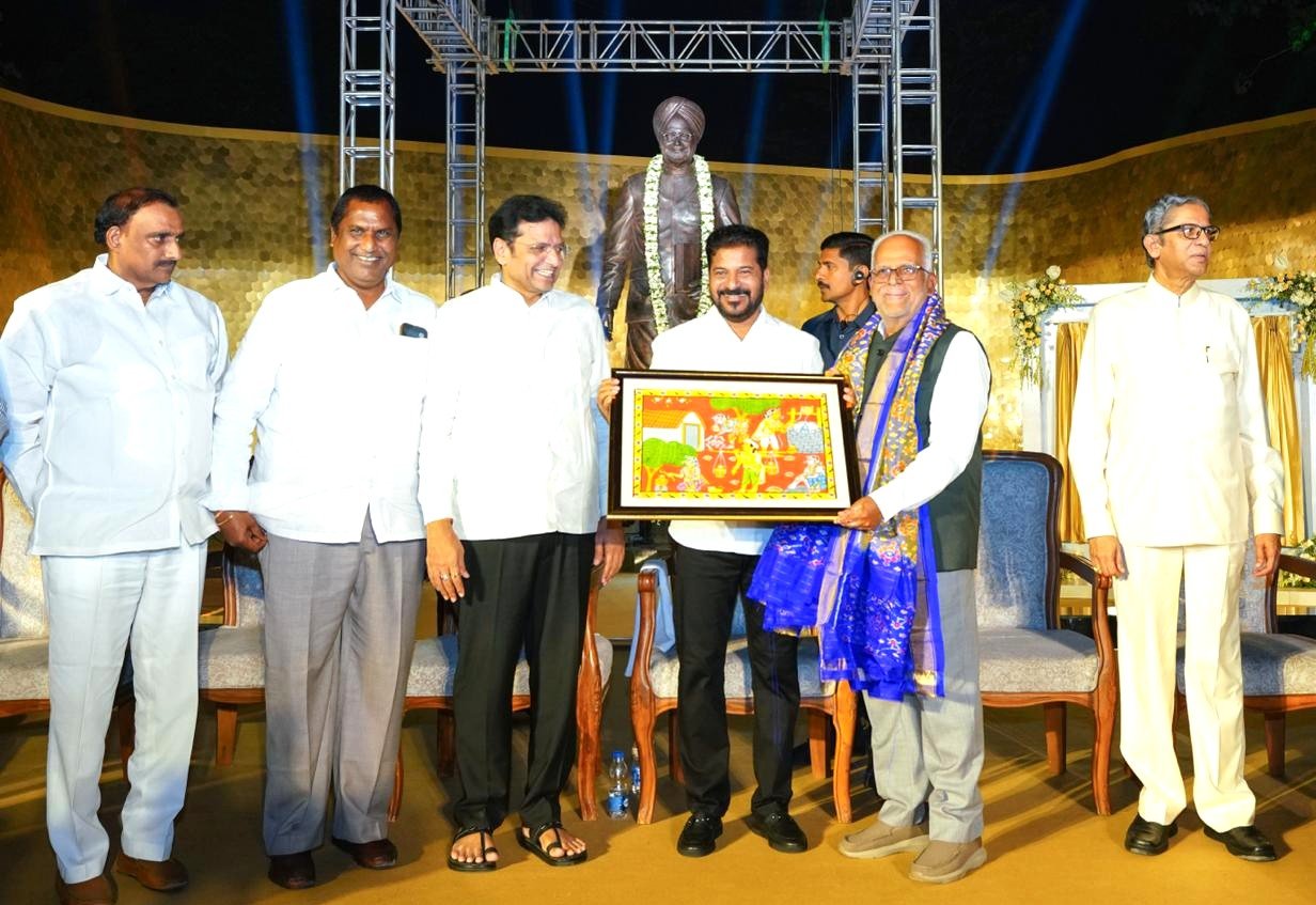డాక్టర్ మన్మోహన్ సింగ్ గారికి భారతరత్న పురస్కారం అందించాలి: కేంద్ర ప్రభుత్వాన్ని కోరిన ముఖ్యమంత్రి రేవంత్ రెడ్డి