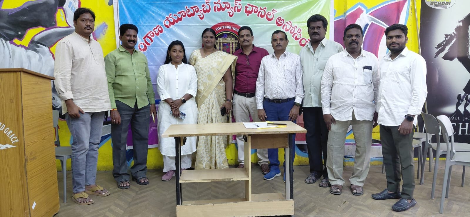 తెలంగాణ యూట్యూబ్ జర్నలిస్టుల సమస్యల సాధనకు సమిష్టి కృషి  హైదరాబాద్: తెలంగాణ యూట్యూబ్ న్యూస్ ఛానల్ అసోసియేషన్ (TYNCA) సమావేశం సికింద్రాబాద్ వైఎంసీలో నిర్వహించారు. ఈ సమావేశానికి ముఖ్య అతిథిగా సీనియర్ న్యాయవాది కమలారాణి హాజరయ్యారు.  ఈ సందర్భంగా అసోసియేషన్ అధ