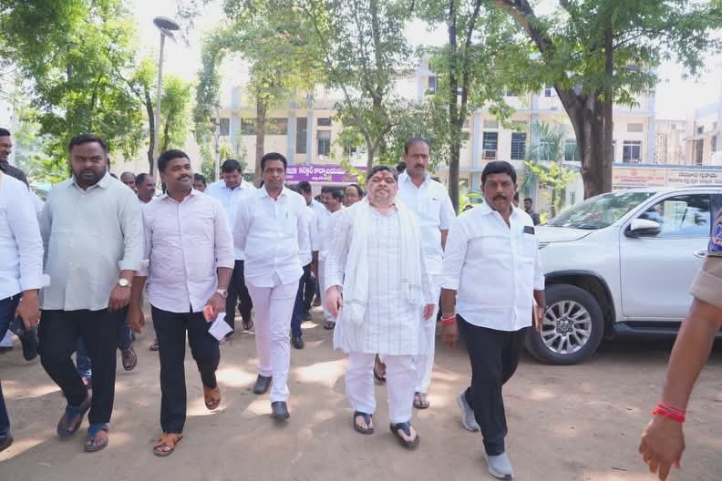 రేపు కరీంనగర్‌లో ముఖ్యమంత్రి రేవంత్ రెడ్డి పర్యటన నూతన కలెక్టరేట్ ప్రారంభోత్సవం మరియు అభివృద్ధి పనులకు శంకుస్థాపన