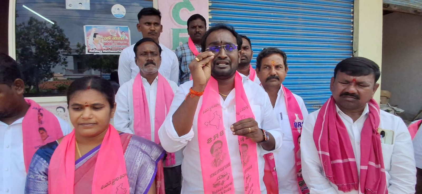అభివృద్ధి కోసం నిధులతో వస్తే స్వాగతిస్తాం కేటీఆర్‌పై వ్యక్తిగత విమర్శలు మానుకోవాలి బీఆర్ఎస్వీ రాష్ట్ర నేత జక్కుల నాగరాజు