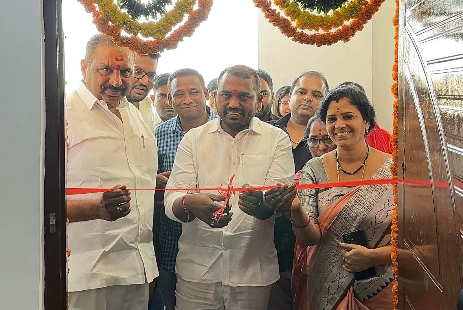 కరీంనగర్‌లో ‘యూని ప్లానెట్ ఓవర్సీస్ ఎడ్యుకేషన్’ నూతన బ్రాంచ్ ప్రారంభం!