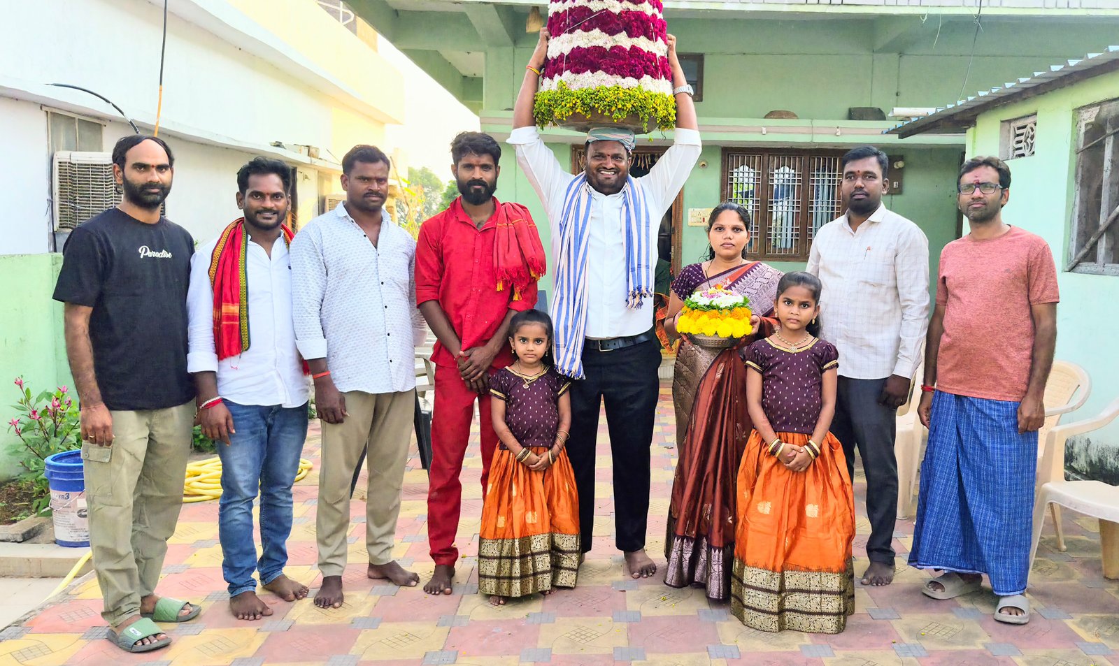 బూరుగుపల్లిలో వైభవంగా సద్దుల బతుకమ్మ వేడుకలు    సర్పంచ్ పెంచాల సౌమ్య మహేష్ ఆధ్వర్యంలో ఘనంగా ఏర్పాట్లు   