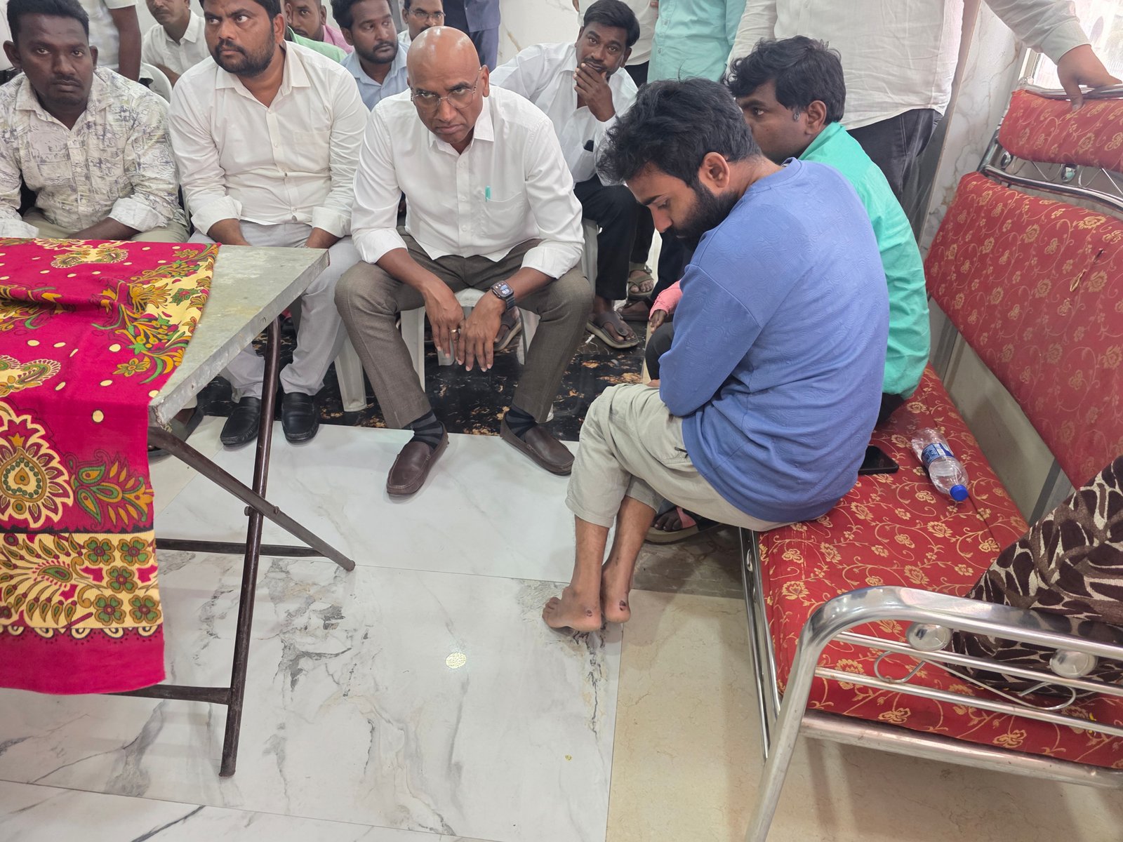 జర్నలిస్టులపై థర్డ్ డిగ్రీ ప్రయోగించడం హేయం సిట్ ద్వారా విచారణ జరిపించాలి డాక్టర్ ఆర్.ఎస్. ప్రవీణ్ కుమార్ డిమాండ్ - Additional Image